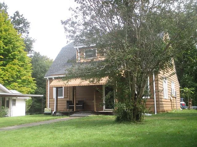 92 Bishop Ave