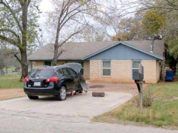 1111 Avenue W, Brownwood, TX 76801