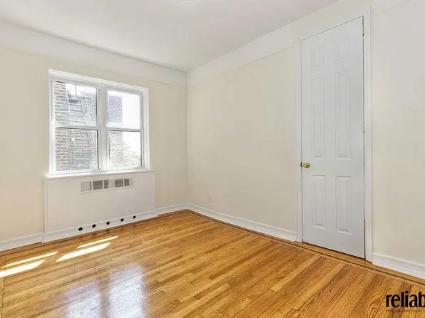 130 Bayridge Parkway image 7 of 9