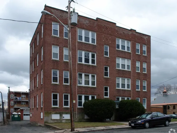 62 - 4 Locust Street, 4 Locust St #3-L, Holyoke, MA 01040