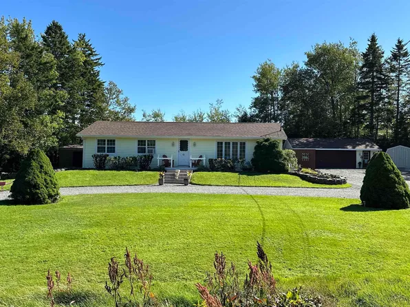 61 Franklin Dr, Colchester, NS B6L 1G2