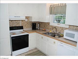 5th image of 9303 Minna Dr