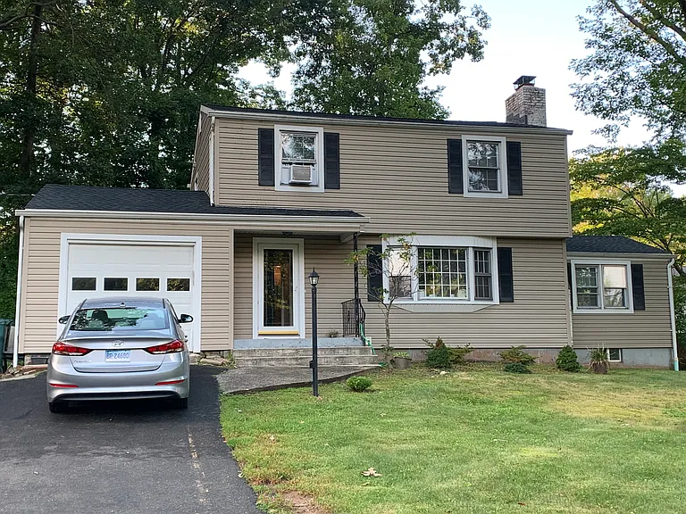 156 Russo Dr — Photo 2