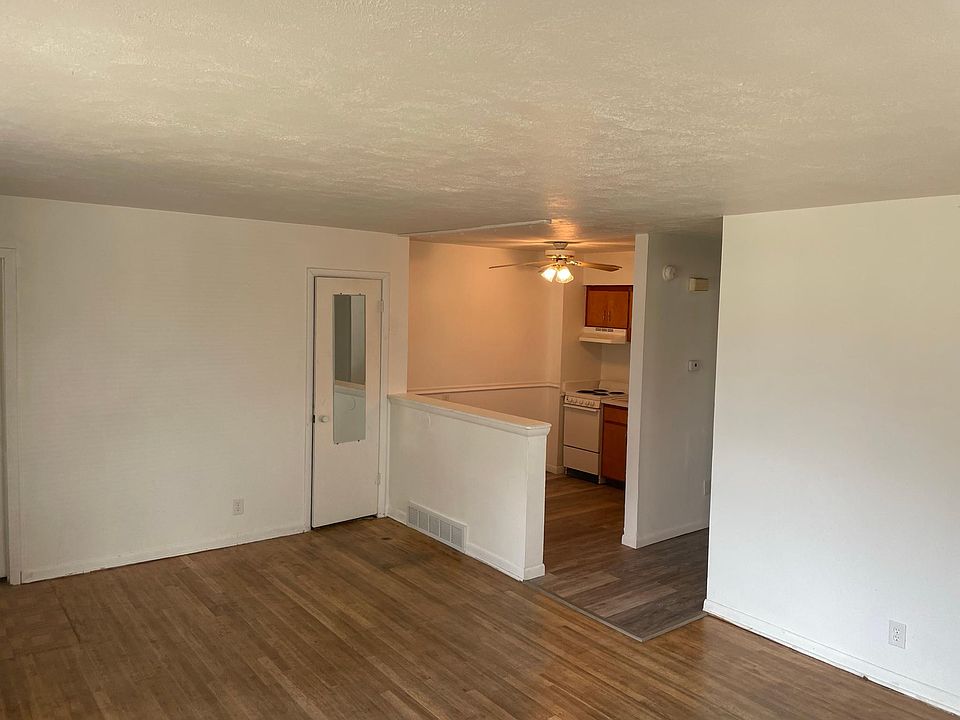 2nd image of 1004 N Day Ave