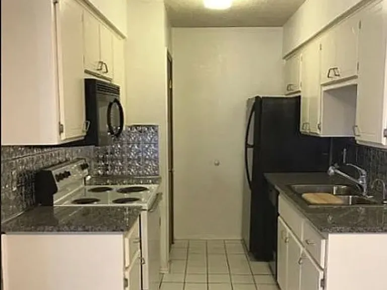 401 12th Ave SE #108 — Photo 3