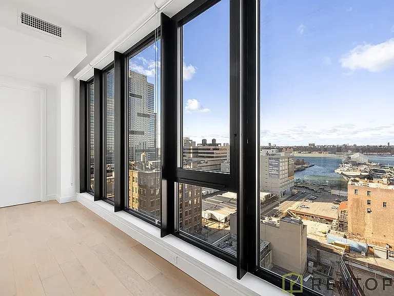 622 11th Ave #1303 — Photo 7