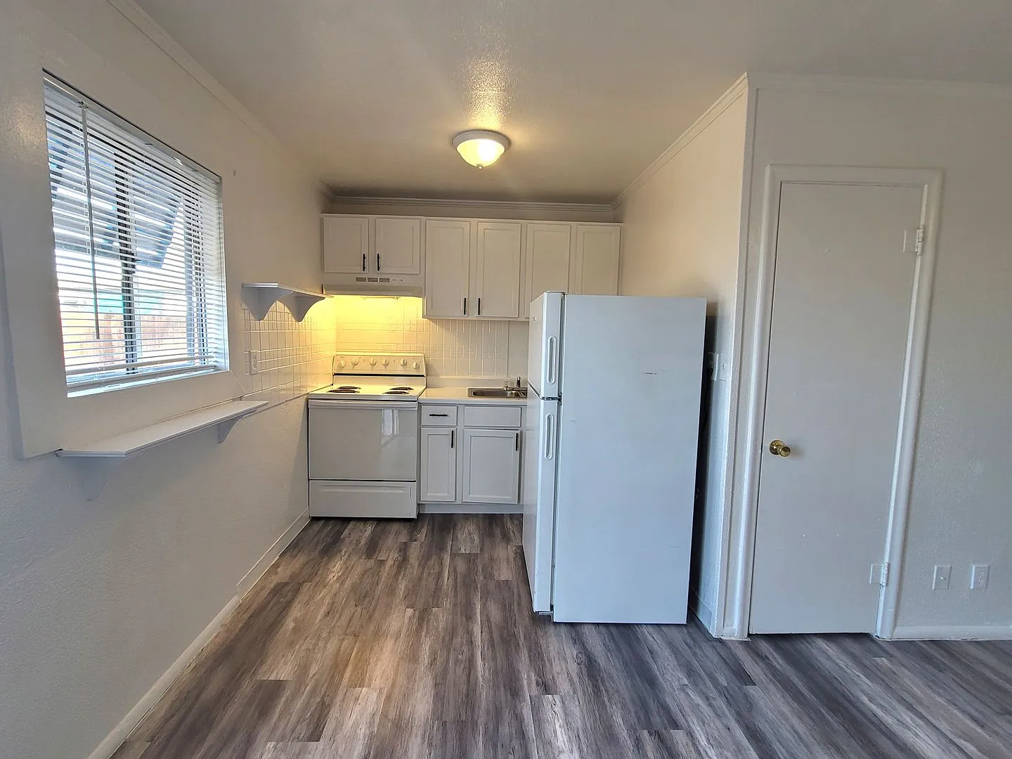 108 Coogan — Photo 3