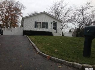 16 N Clinton Ave, Patchogue, NY 11772