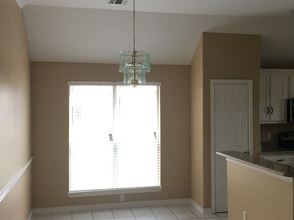 5th image of 1127 Astaire Ave