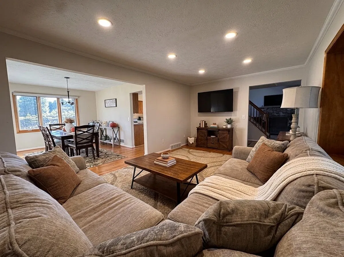 4 bed, 1932 sqft, $3,700 — Photo 4
