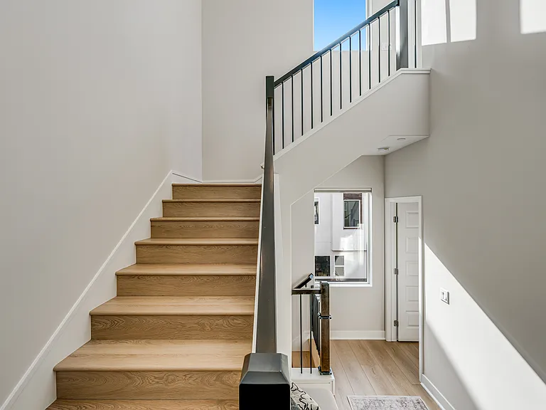 2863 Avella Cir — Photo 12