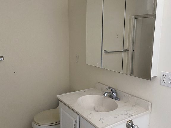 4th image of 110 Sherman Ave