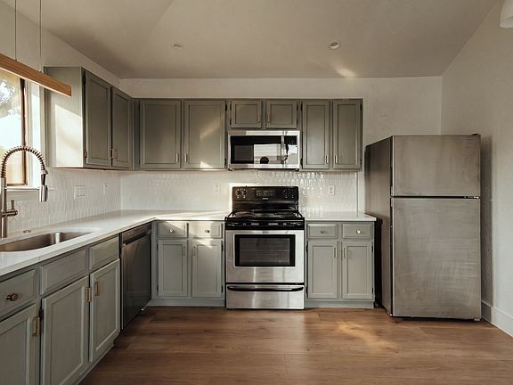 4th image of 113 Cole St