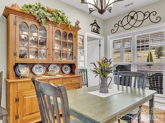 5th image of 605 Red Bank Rd #9