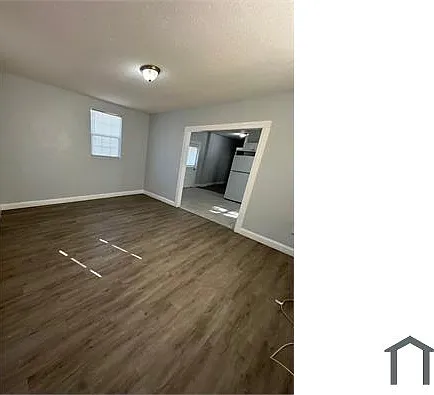 239 Claude St — Photo 15