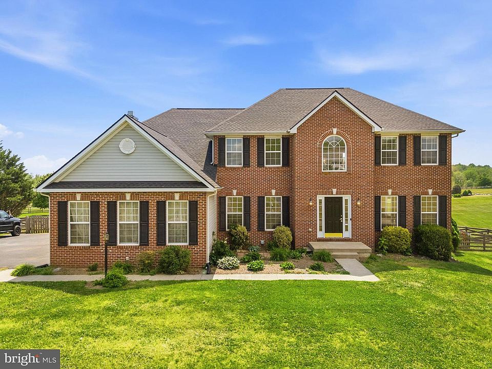 1st image of 300 Spruce Hill Way