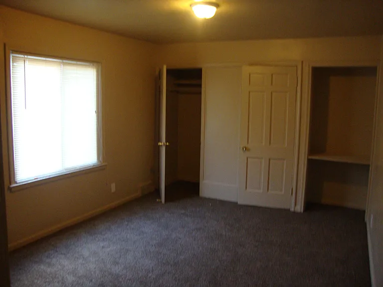 2395 Glendale Ave — Photo 4