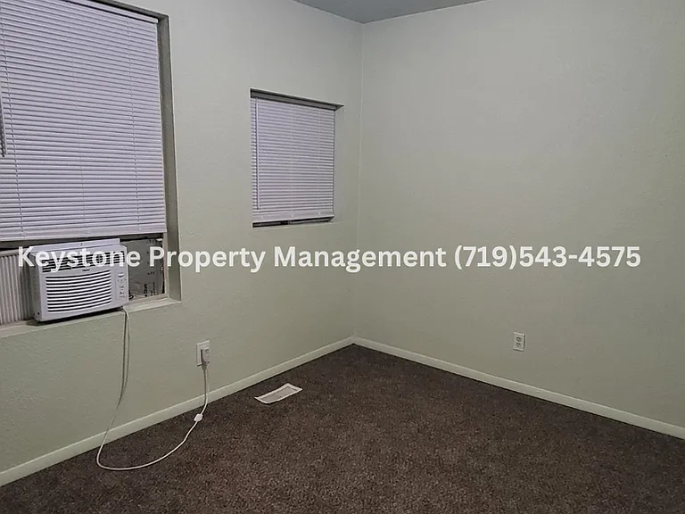 420 W 10th St #3 — Photo 7