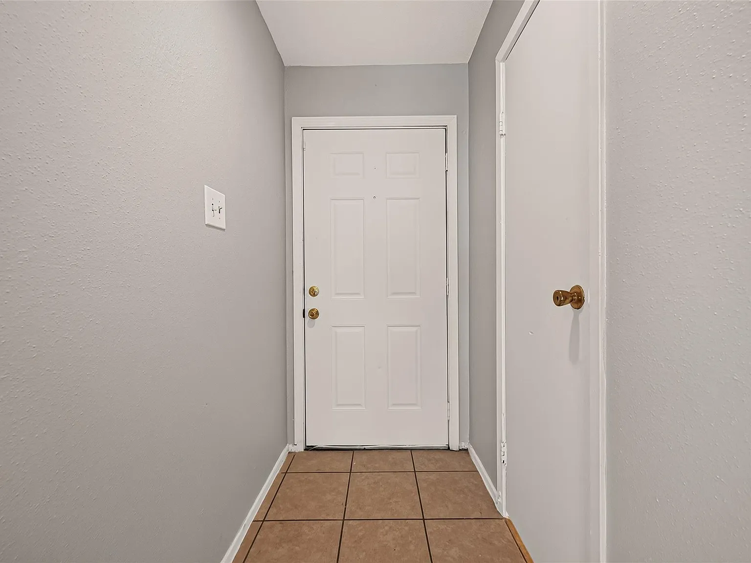 2 bed, 1.5 bath, 1120 sqft, $1,200 — Photo 4