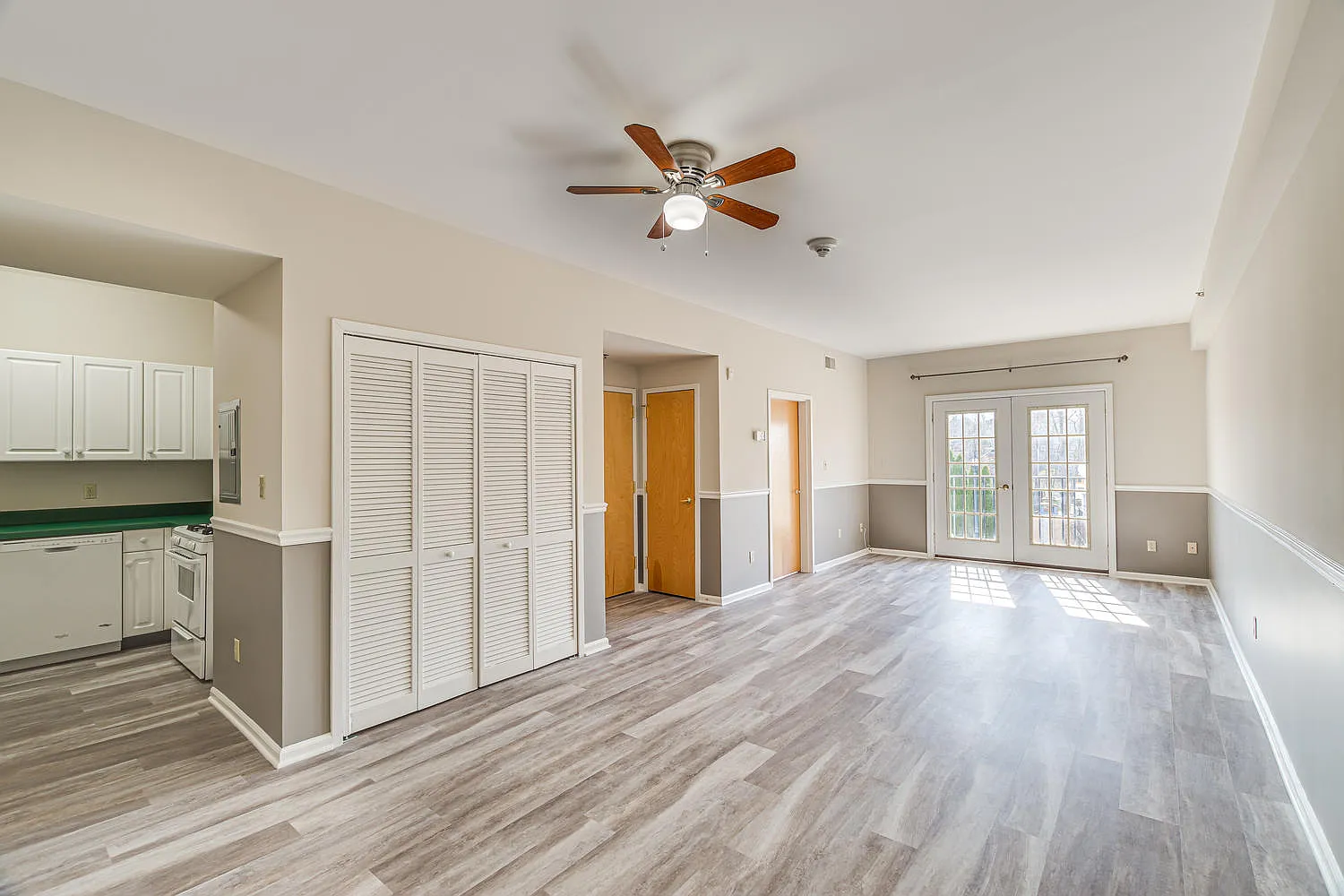 1 bed, 950 sqft, $2,495 — Photo 4