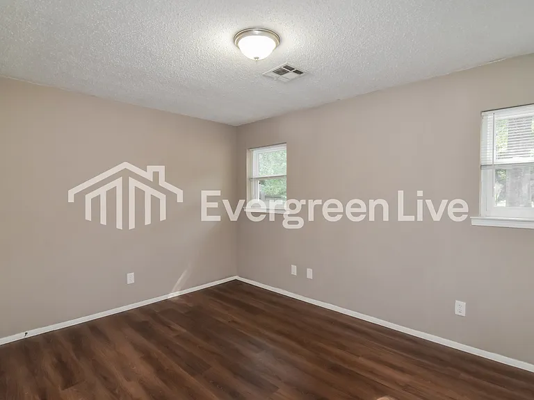 6442 Pinebrook Dr — Photo 5