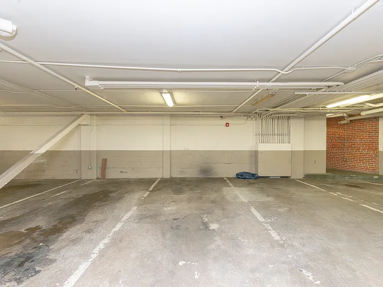 101 W Marshall St #44 — Photo 26