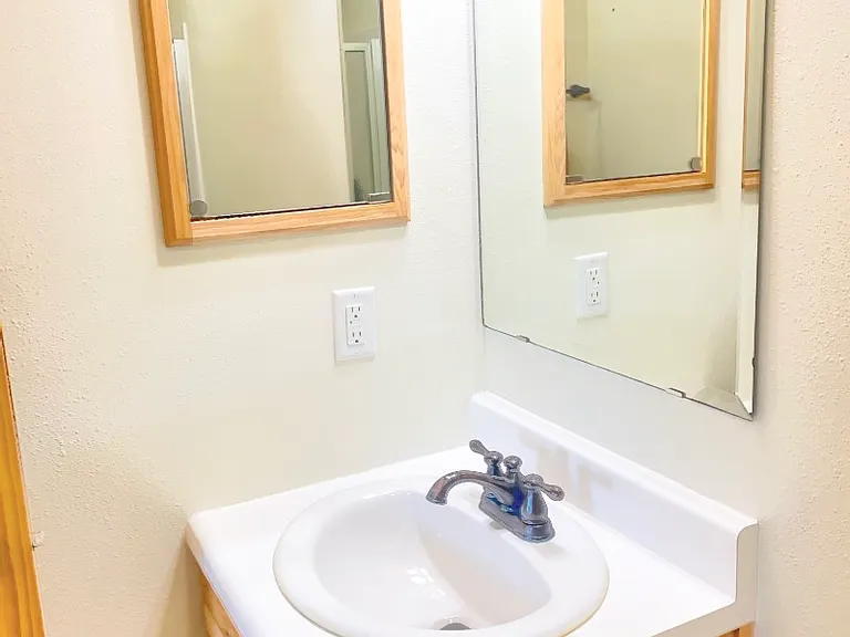 220 Commerce St — Photo 11