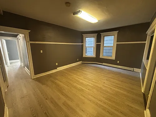 70 Eaton Pl Photo 1