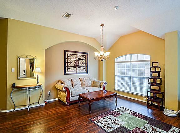 4th image of 10314 Joy Dr