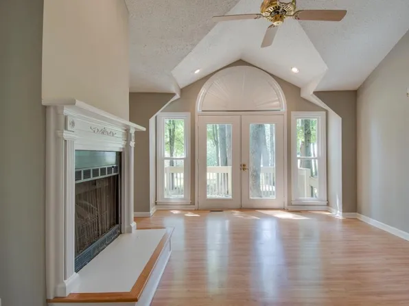 824 Hillside Dr, Springfield, TN 37172