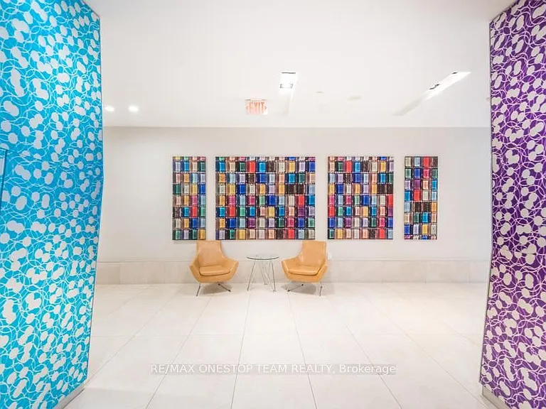 832 Bay St #4110 — Photo 32