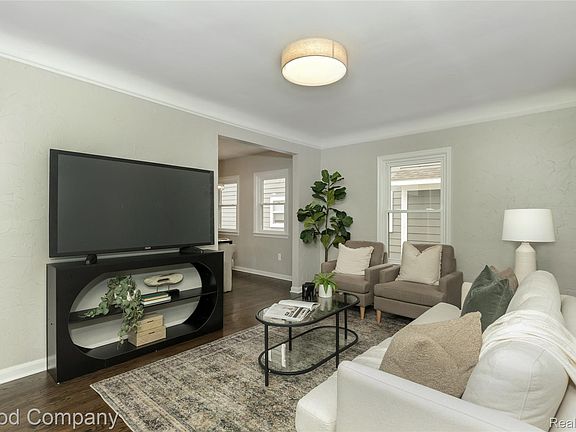 4th image of 223 N Alexander Ave