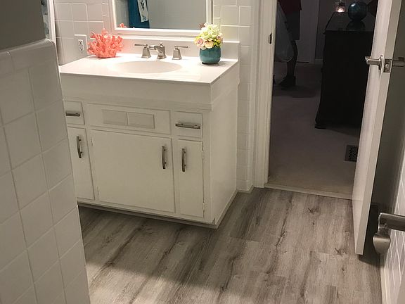 5th image of 2305 Pine Ln