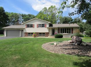 2631 Greenwood Dr, La Crosse, WI 54601