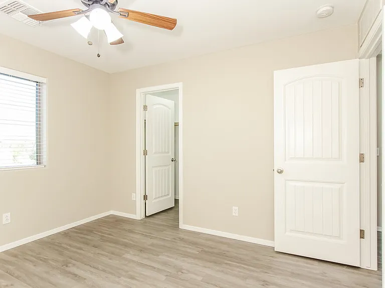 10225 W Camelback Rd #49 — Photo 15