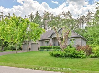 2 Hilltop Ct, Springwater, ON L9X0H5
