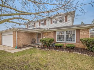 590 Forestbrooke Ct, Saline, MI 48176