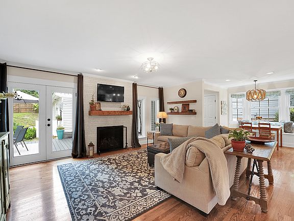 4th image of 408 Cotton Ln