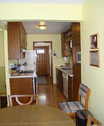 2nd image of 2141 Jessamine Ave E