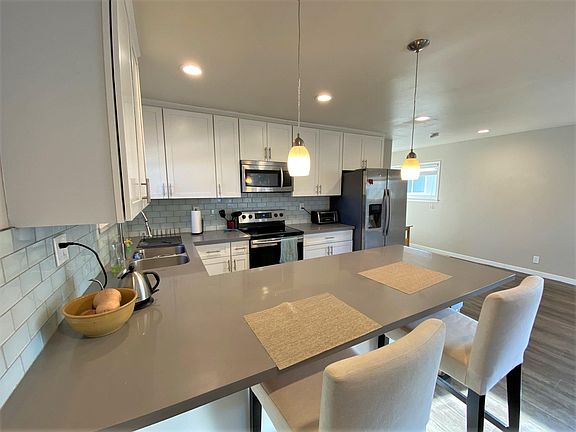 4th image of 245 Chiquita Ave #5