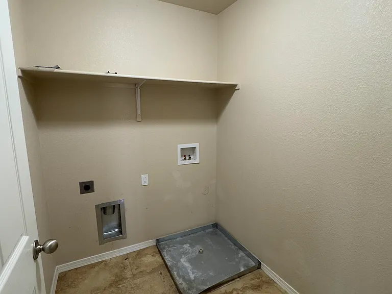 7665 Mundy Creek Dr — Photo 48