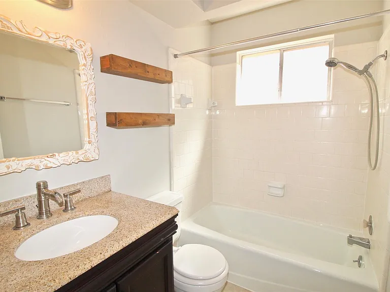 13511 Brook Hollow Dr — Photo 10