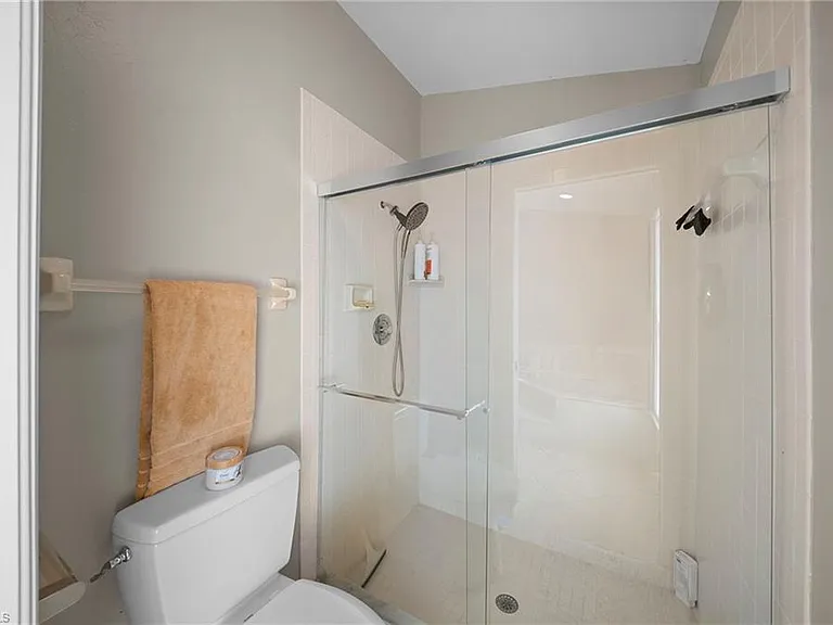 22361 Fountain Lakes Blvd — Photo 30