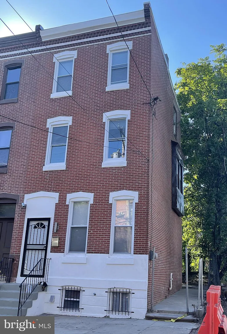 2046 N 20th St photo 1