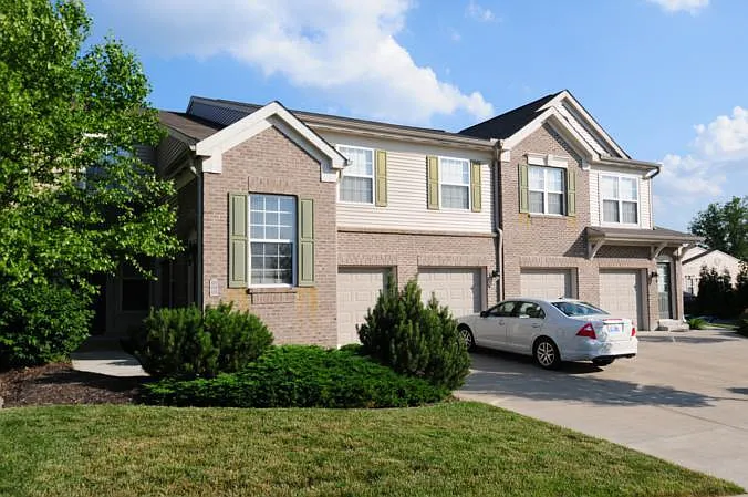 484 Pinnacle Way photo 1