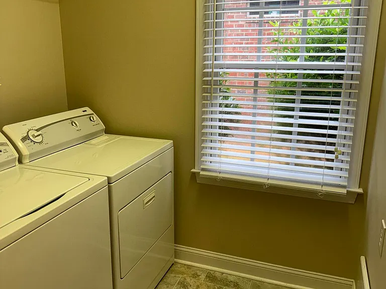 309 Village Green Dr — Photo 15