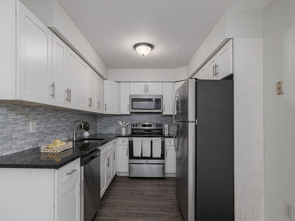 1st image of 554 Connecticut Ave APT 219