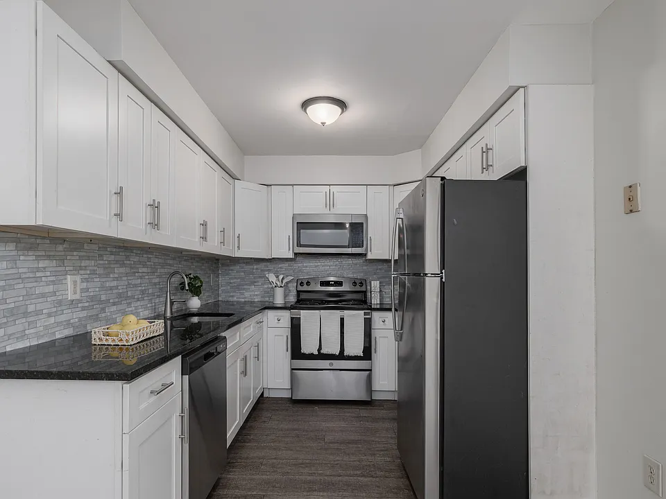 Oak Knoll Apartments