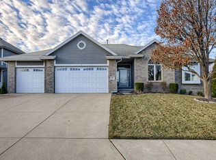 18619 Edna St, Omaha, NE 68136
