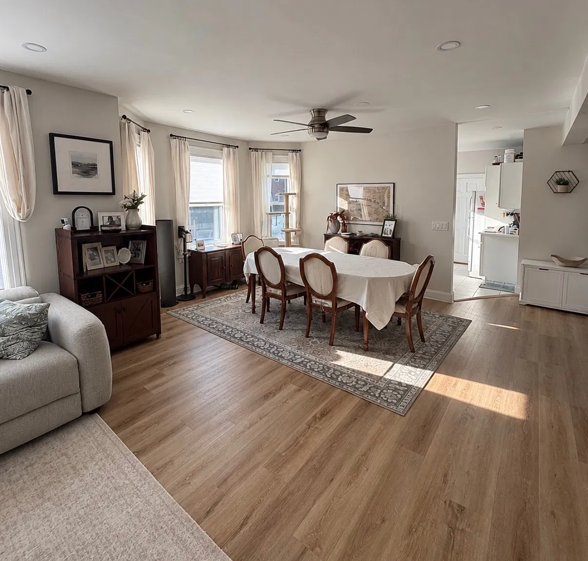 2 bed, 1000 sqft, $2,650 — Photo 3